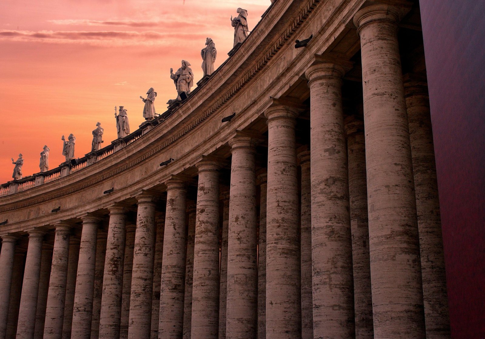 5 Overcrowded Travel Destinations (And Better Alternatives You’ll Love)